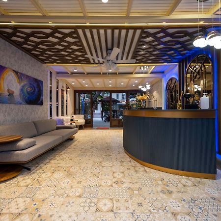 Castle Old Town Hotel Анталия Екстериор снимка