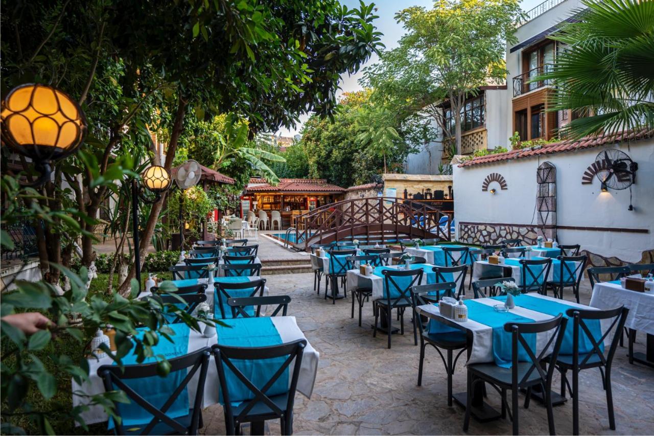 Castle Old Town Hotel Анталия Екстериор снимка
