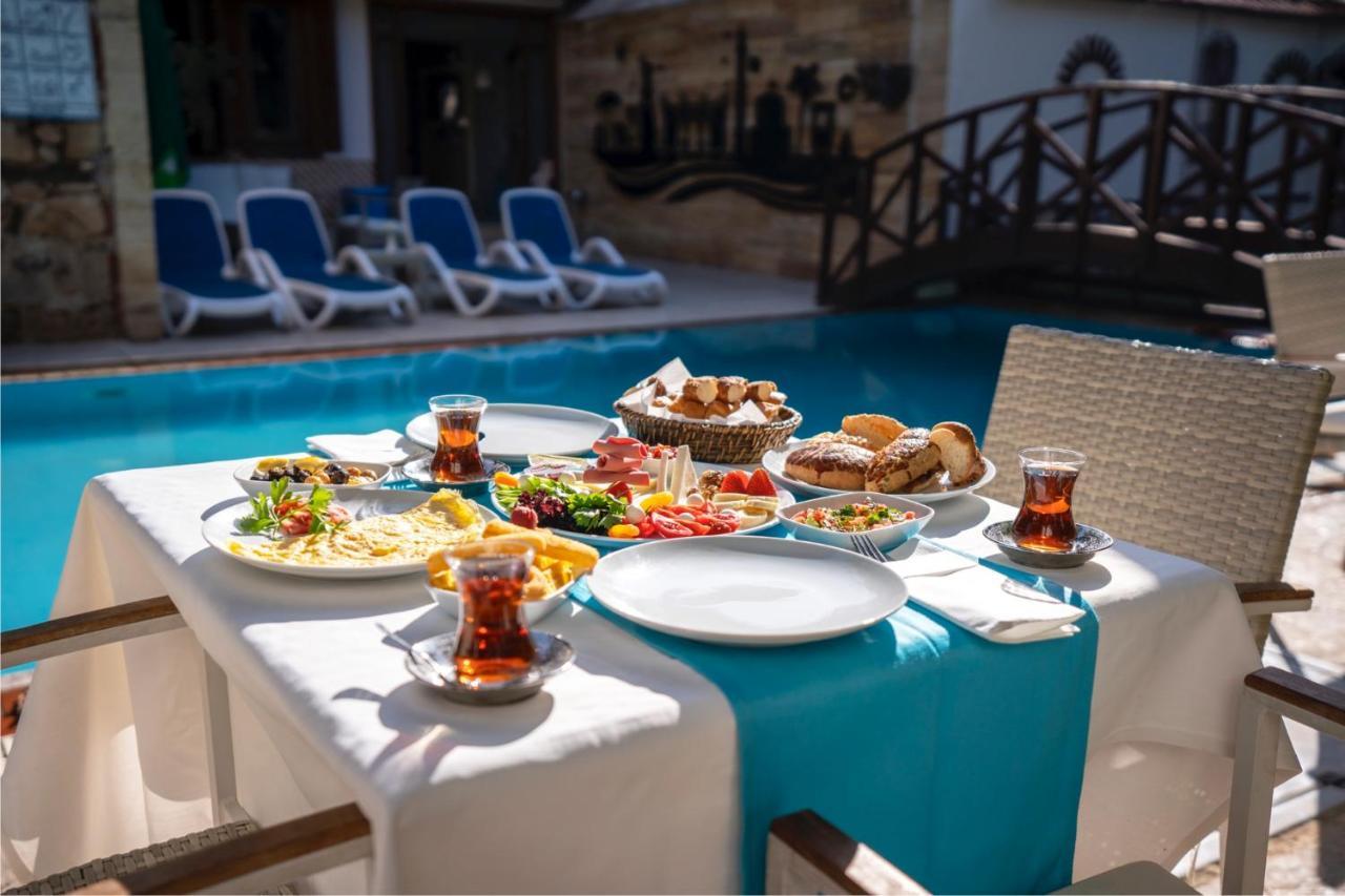Castle Old Town Hotel Анталия Екстериор снимка