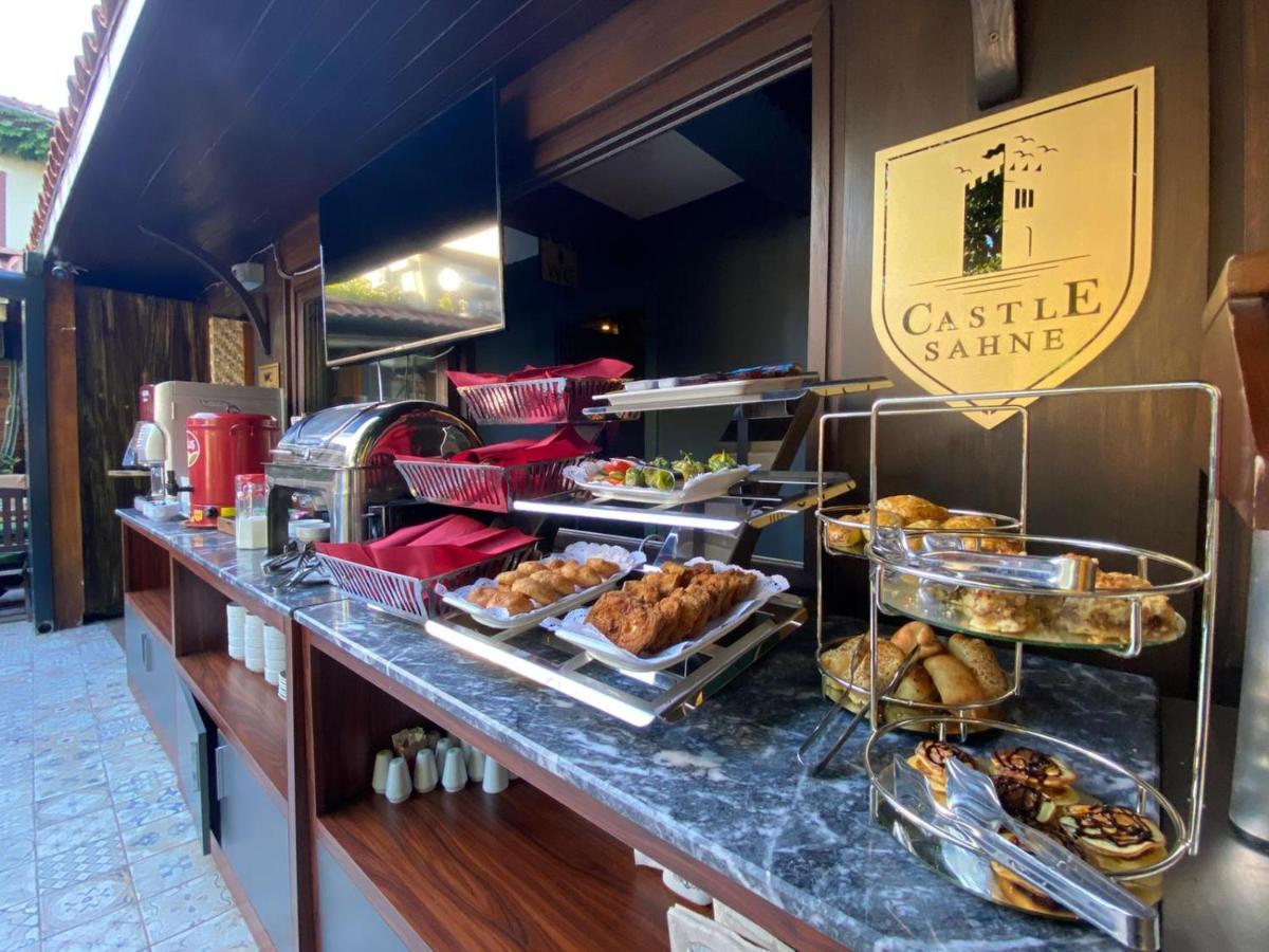 Castle Old Town Hotel Анталия Екстериор снимка