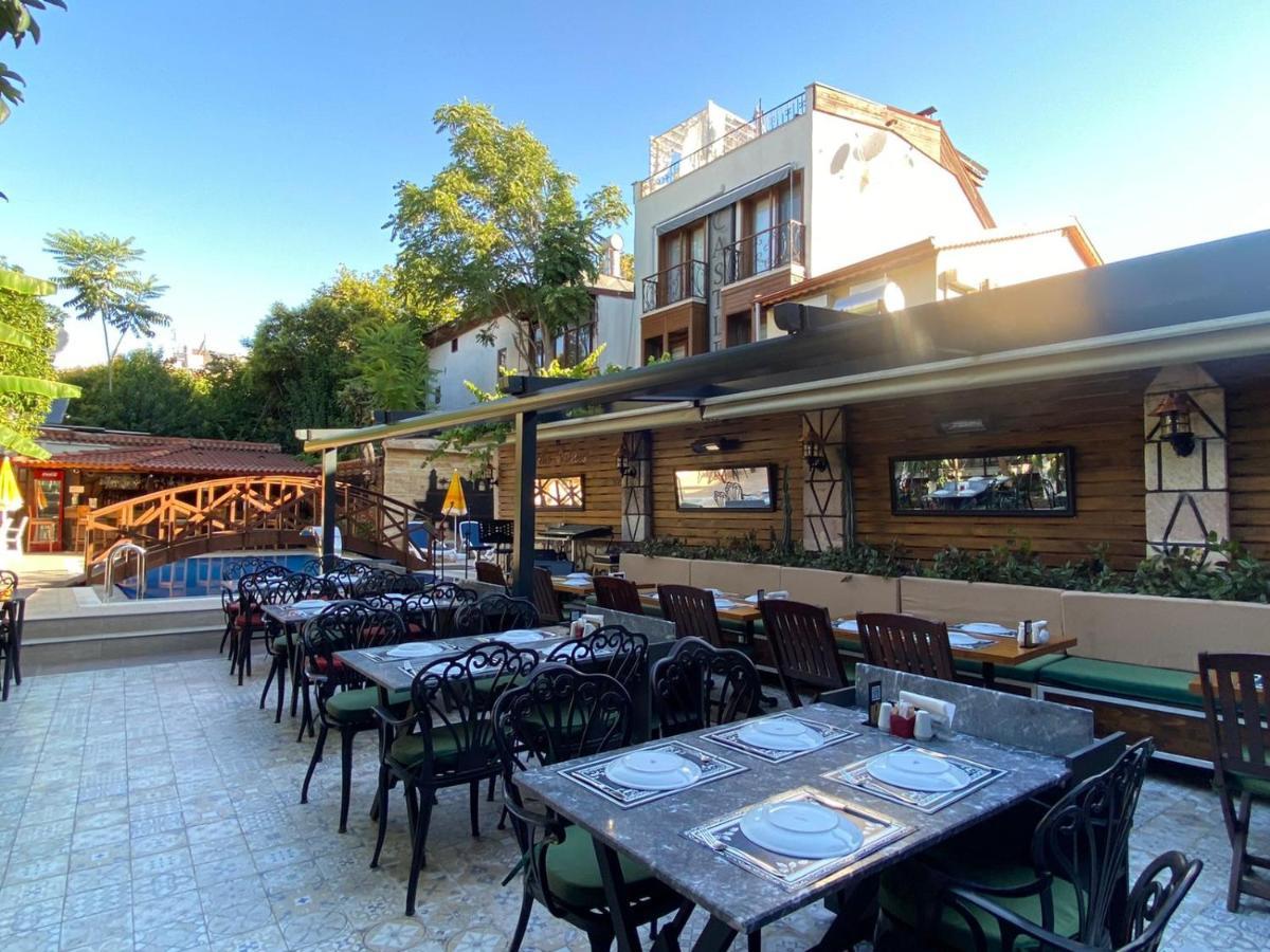 Castle Old Town Hotel Анталия Екстериор снимка