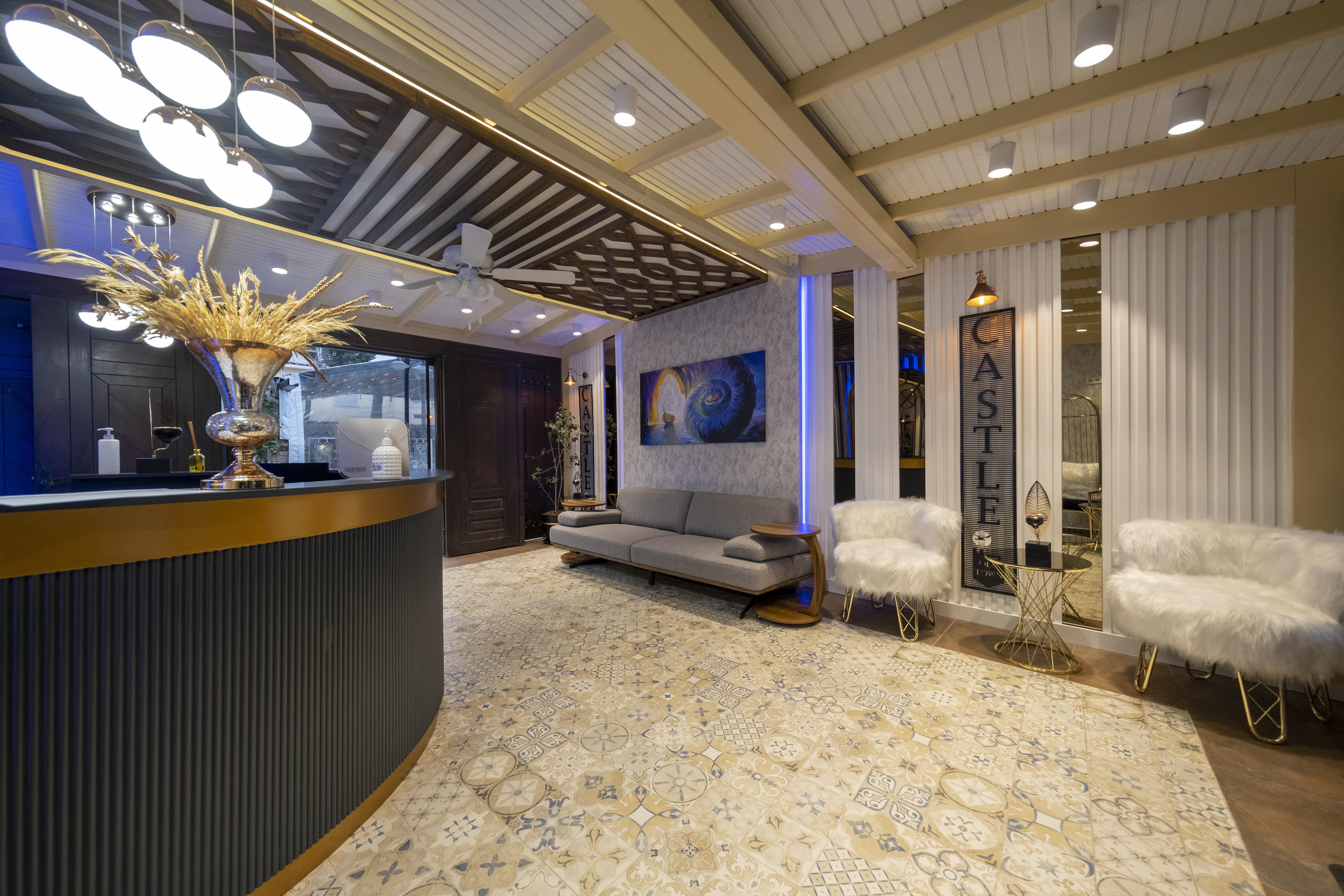 Castle Old Town Hotel Анталия Екстериор снимка