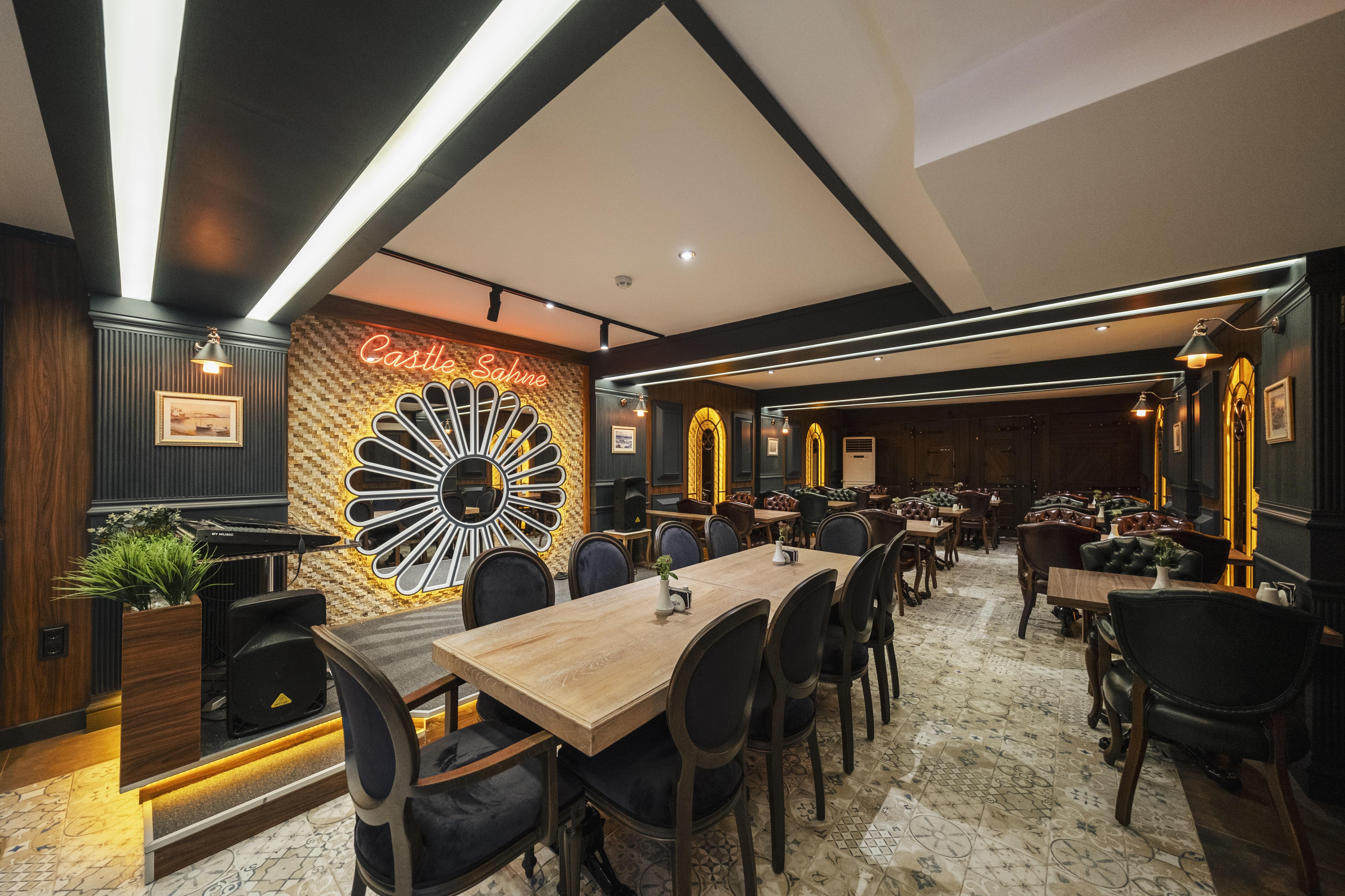 Castle Old Town Hotel Анталия Екстериор снимка