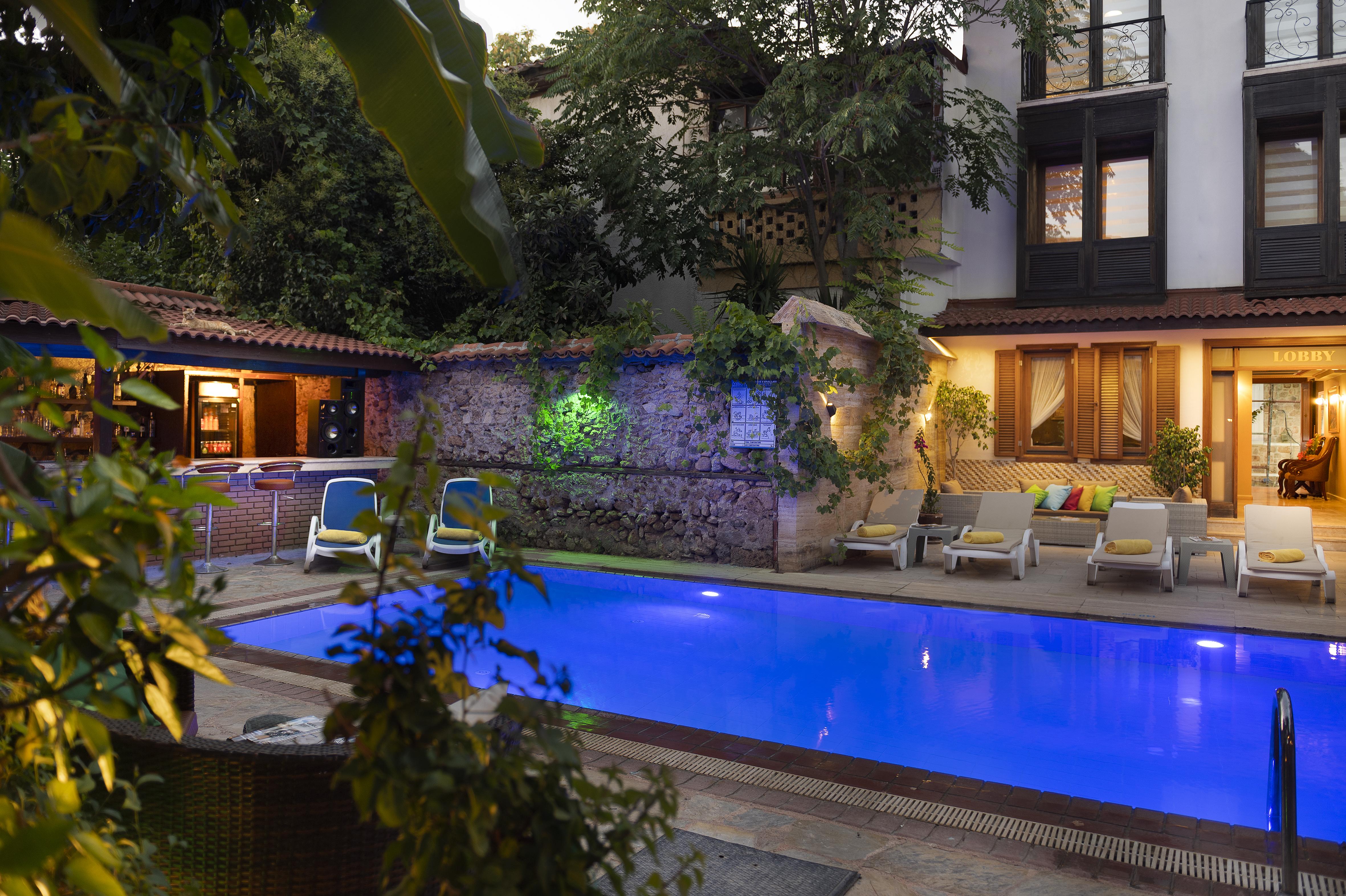 Castle Old Town Hotel Анталия Екстериор снимка
