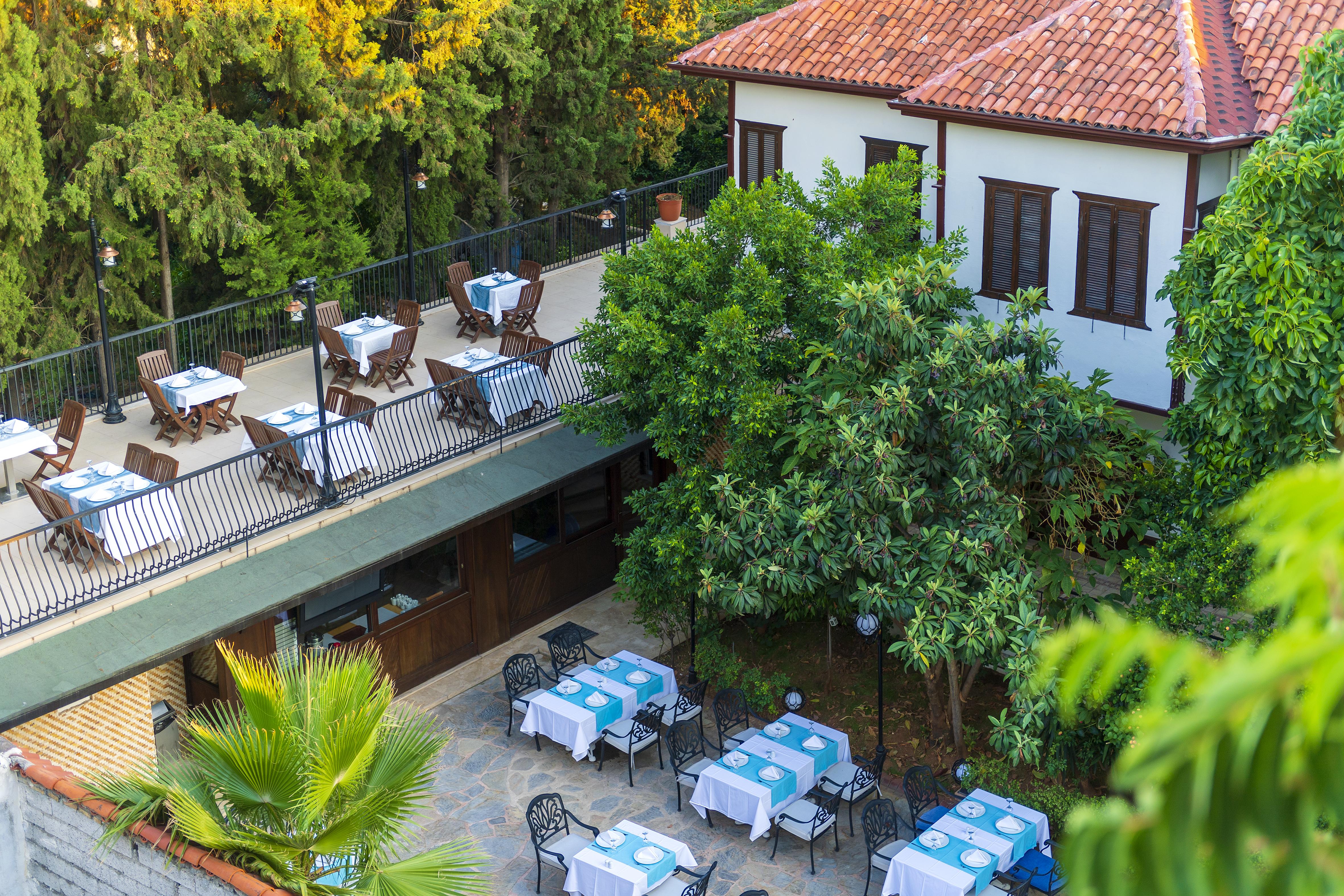 Castle Old Town Hotel Анталия Екстериор снимка