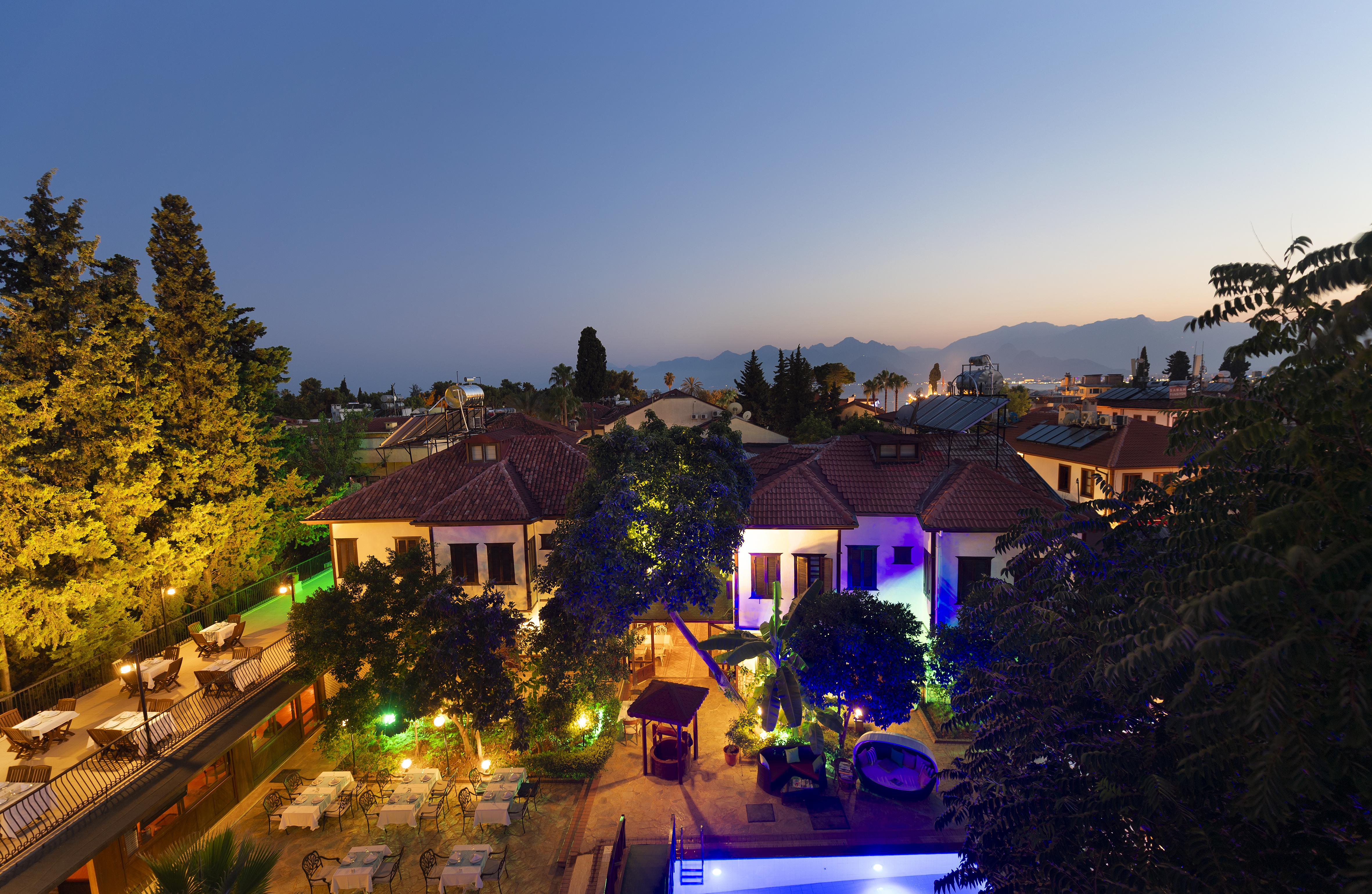 Castle Old Town Hotel Анталия Екстериор снимка